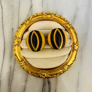 Vintage Wood Clip On Earrings Brown Round Retro Midcentury 1970s‎ Boho